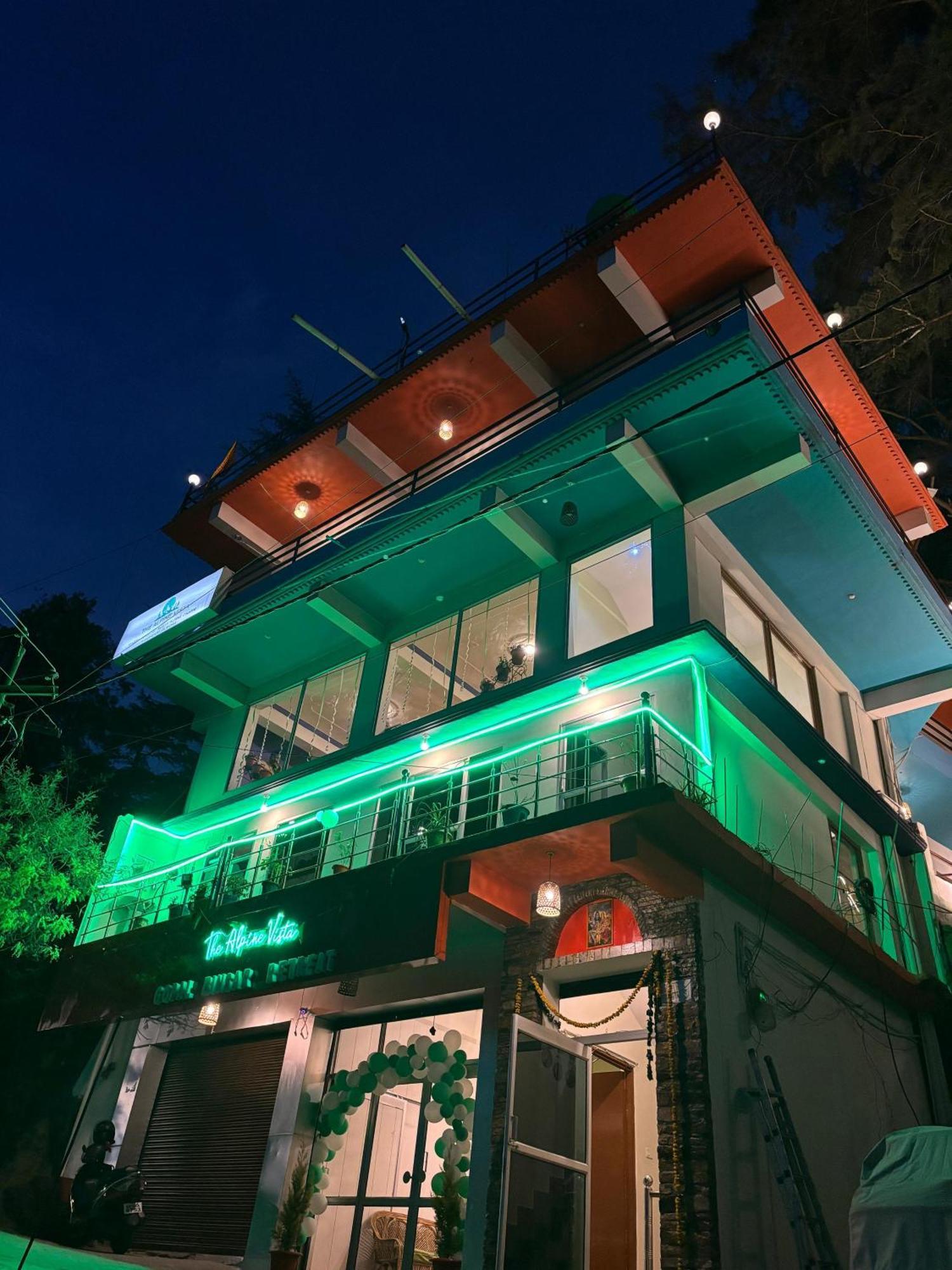 فندق The Alpine Vista المورا المظهر الخارجي الصورة